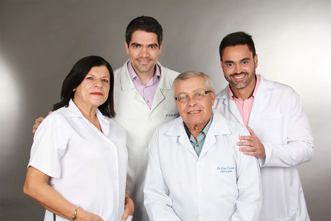 Equipe da Nefrohome reunida: Cláudia, Dr. Hércules, Dr. Luiz Eduardo e Dr. Luiz Otávio